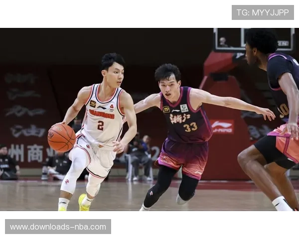 徐杰三分连中助广东半场压制同曦，焦泊乔10+8统治内线