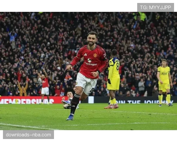 曼联1-2利兹联：B费点球破门难救主，裁判判罚引争议